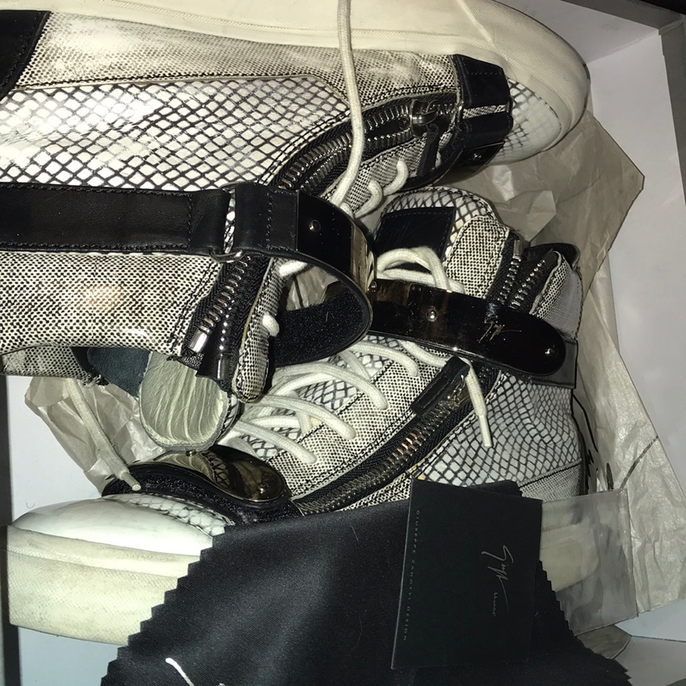 GUISEPPE ZANOTTI.  LONDON TR UOMO SIZE 42